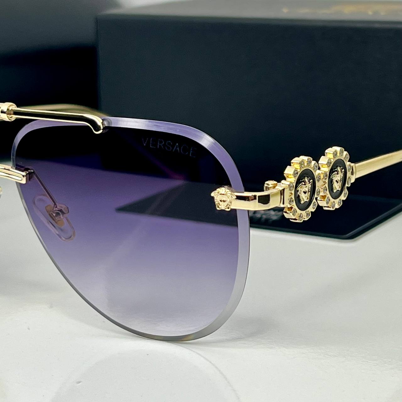 Versace Velmora Violet Urbain