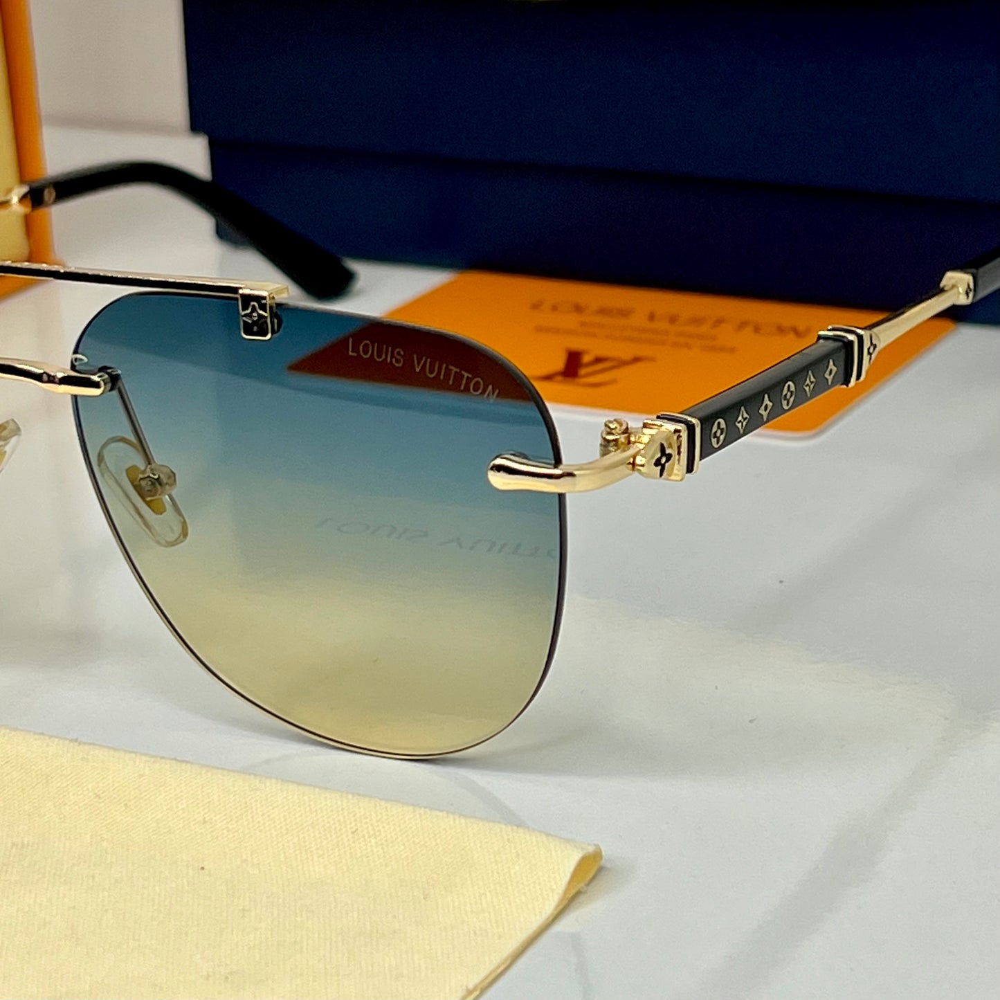 Lunettes LV Shadow line Bleu ciel