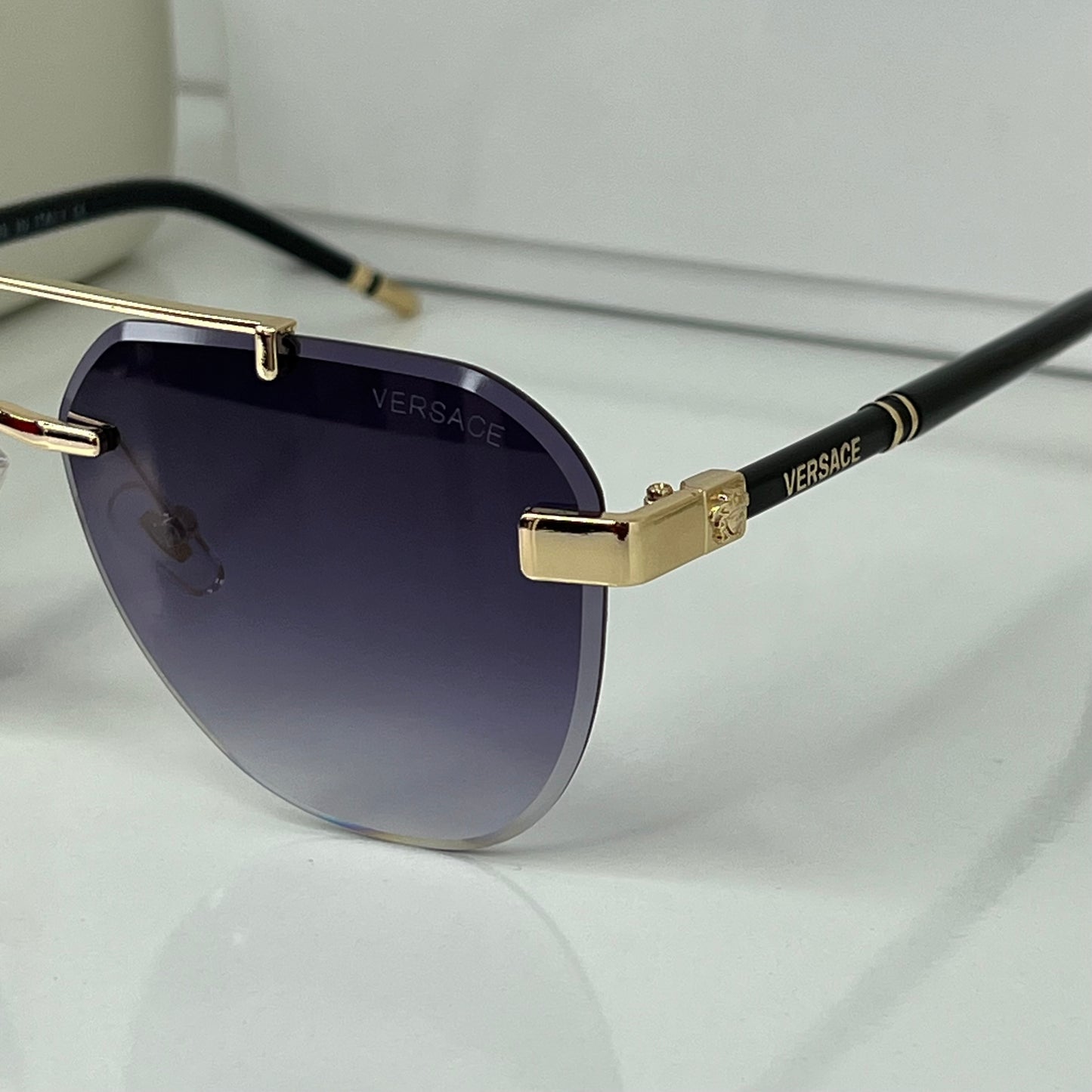 Versace Shadow line violet