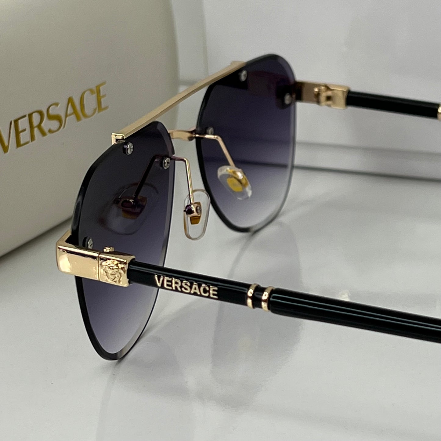 Versace Shadow line violet