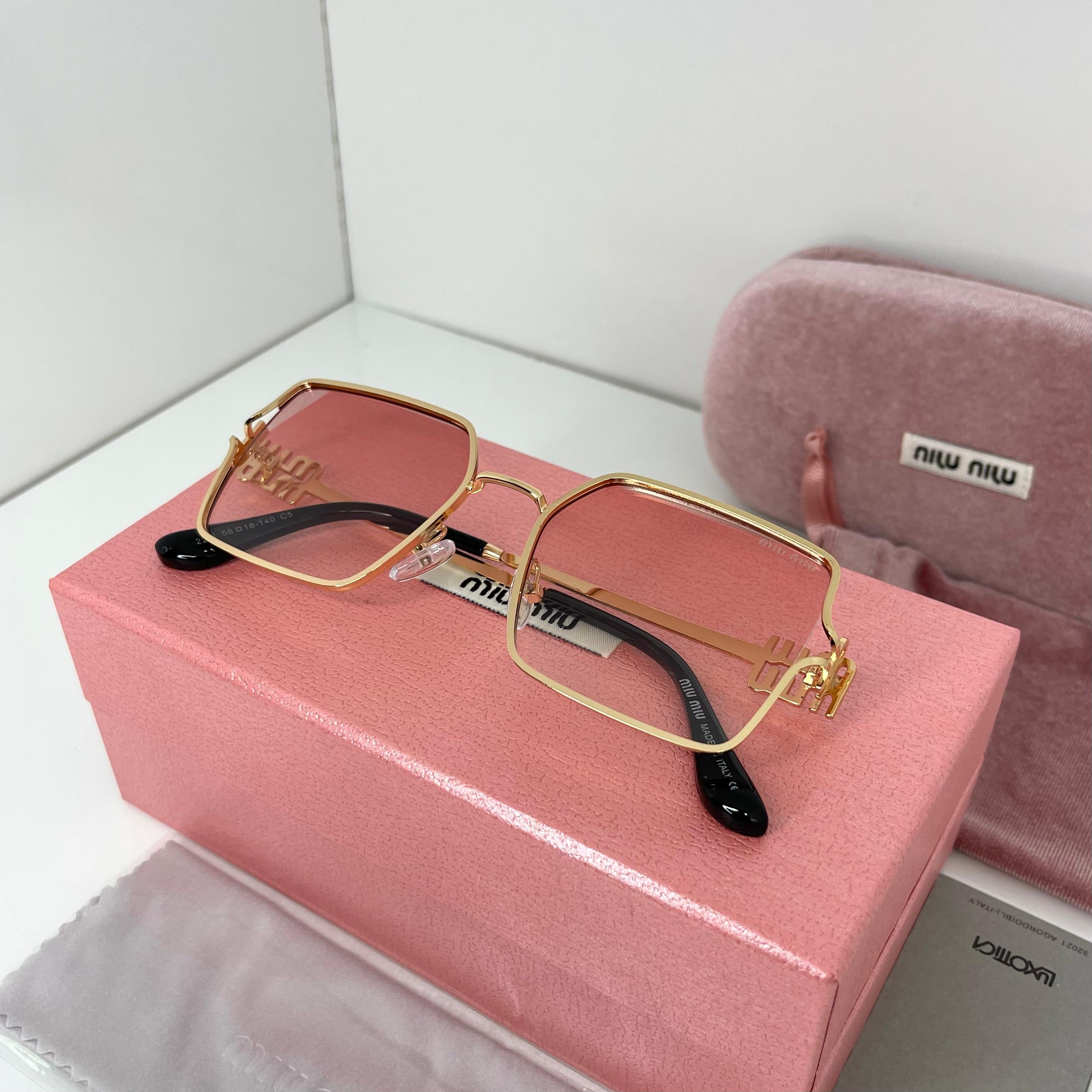 Lunettes Miu Miu Luxe Pink