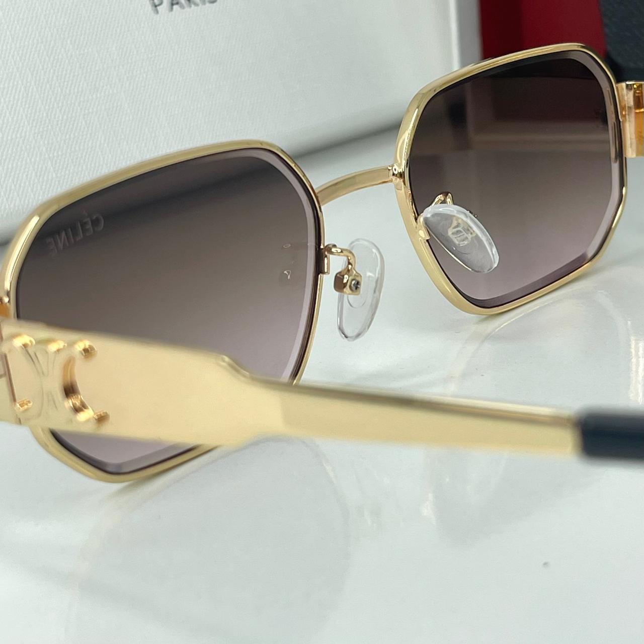 Céline Carré Gold