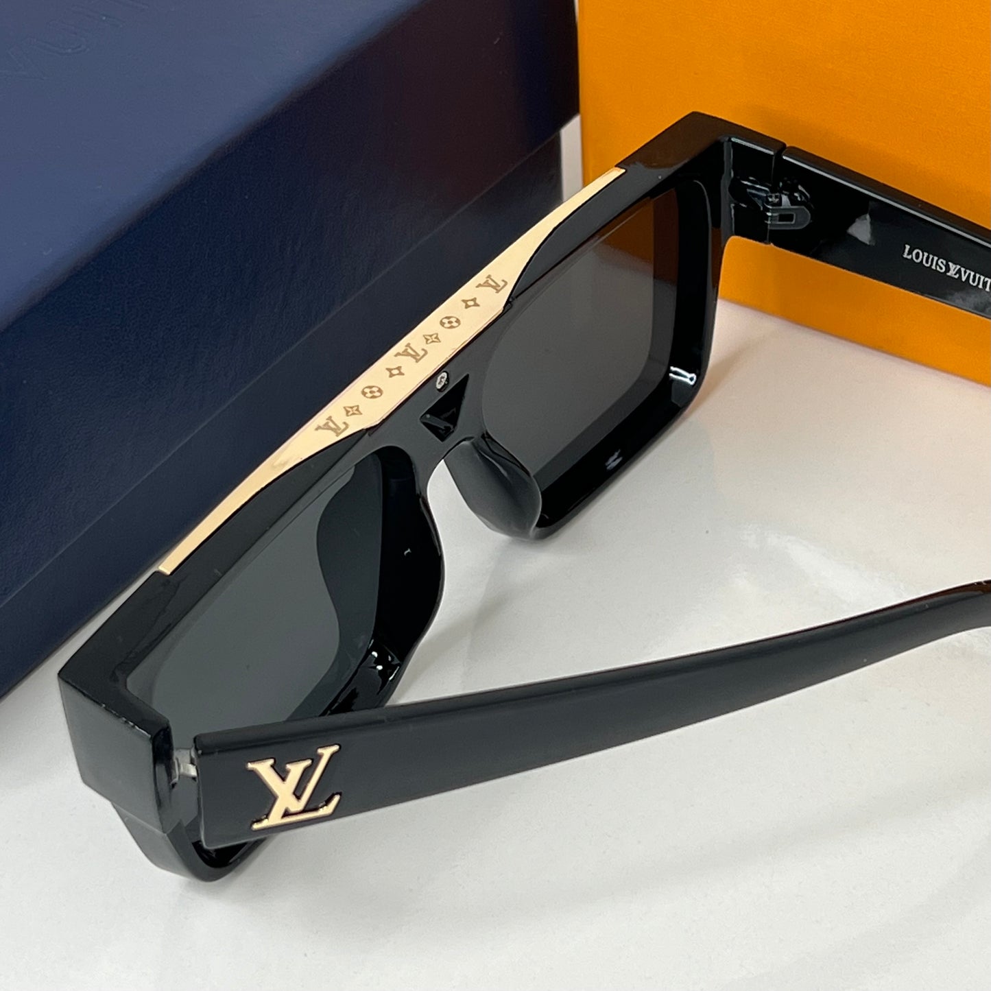 LV Noir Foncé HV-07