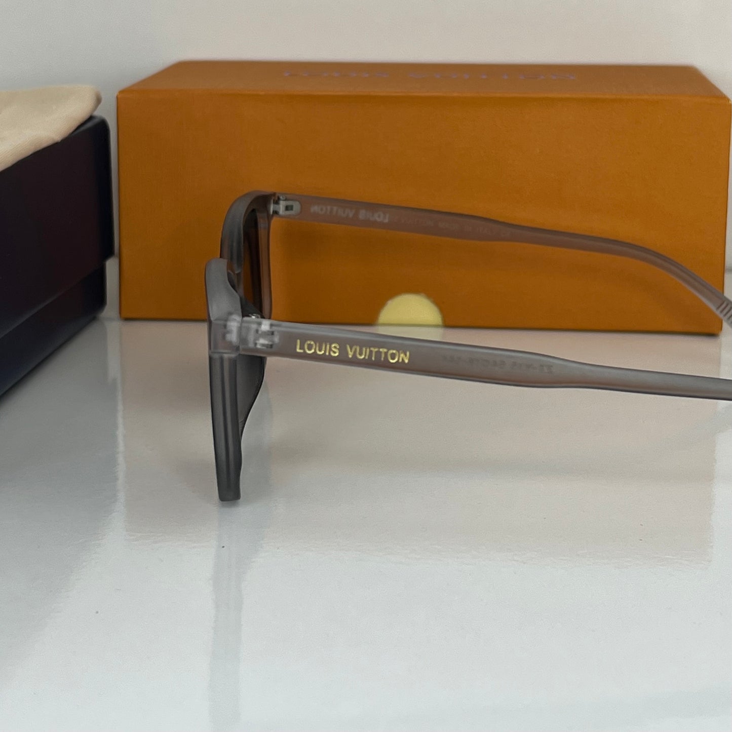 Lunettes LV Titan Grey