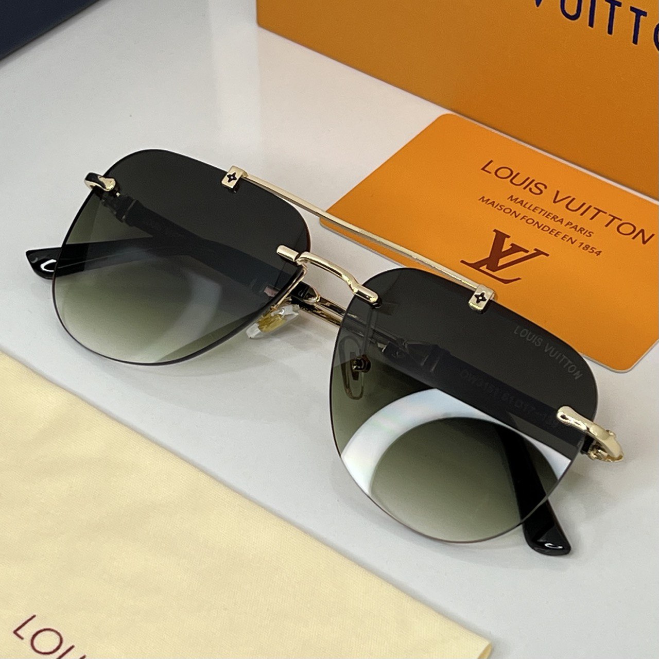 Lunettes LV Shadow Line Gold Olive