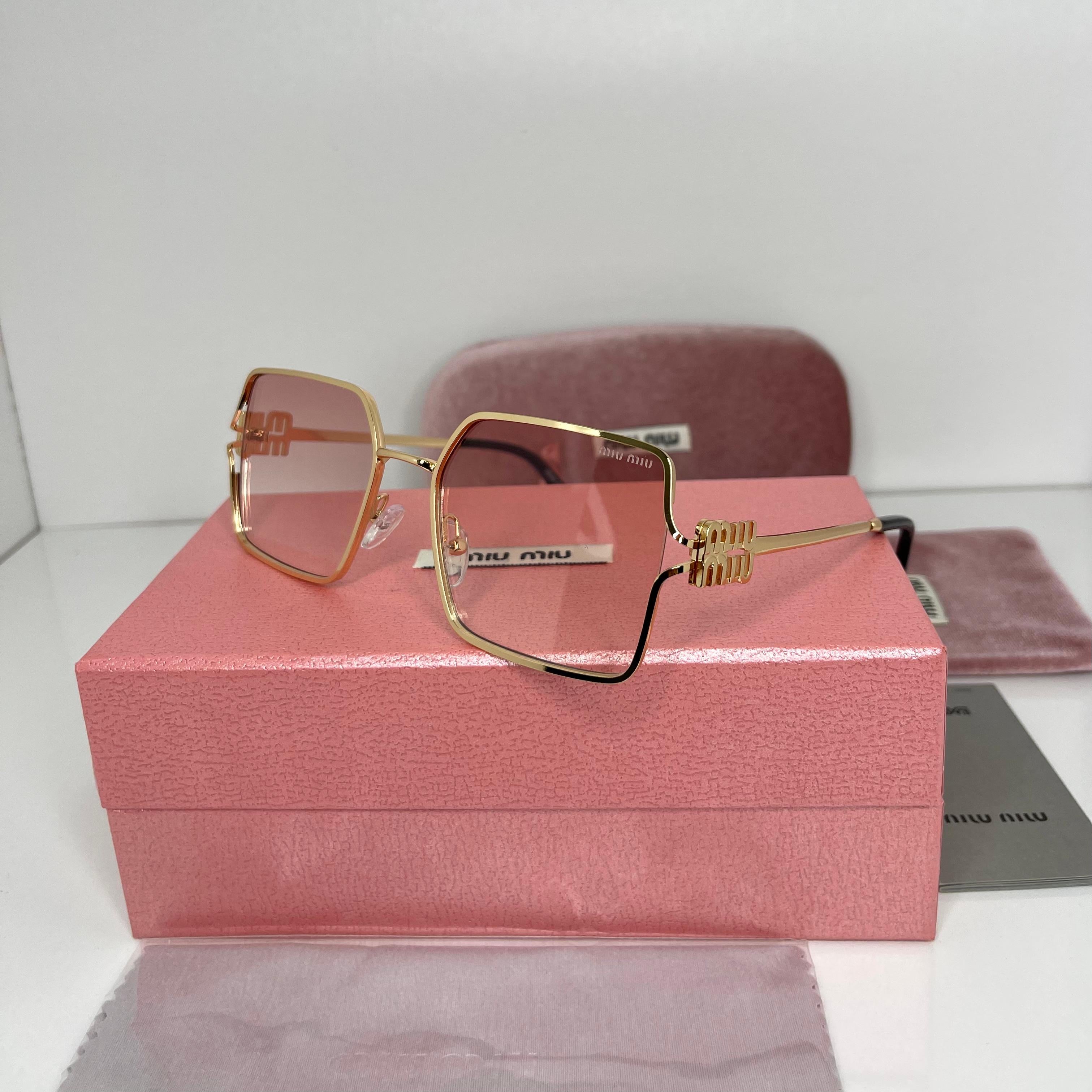 Lunettes Miu Miu Luxe Pink