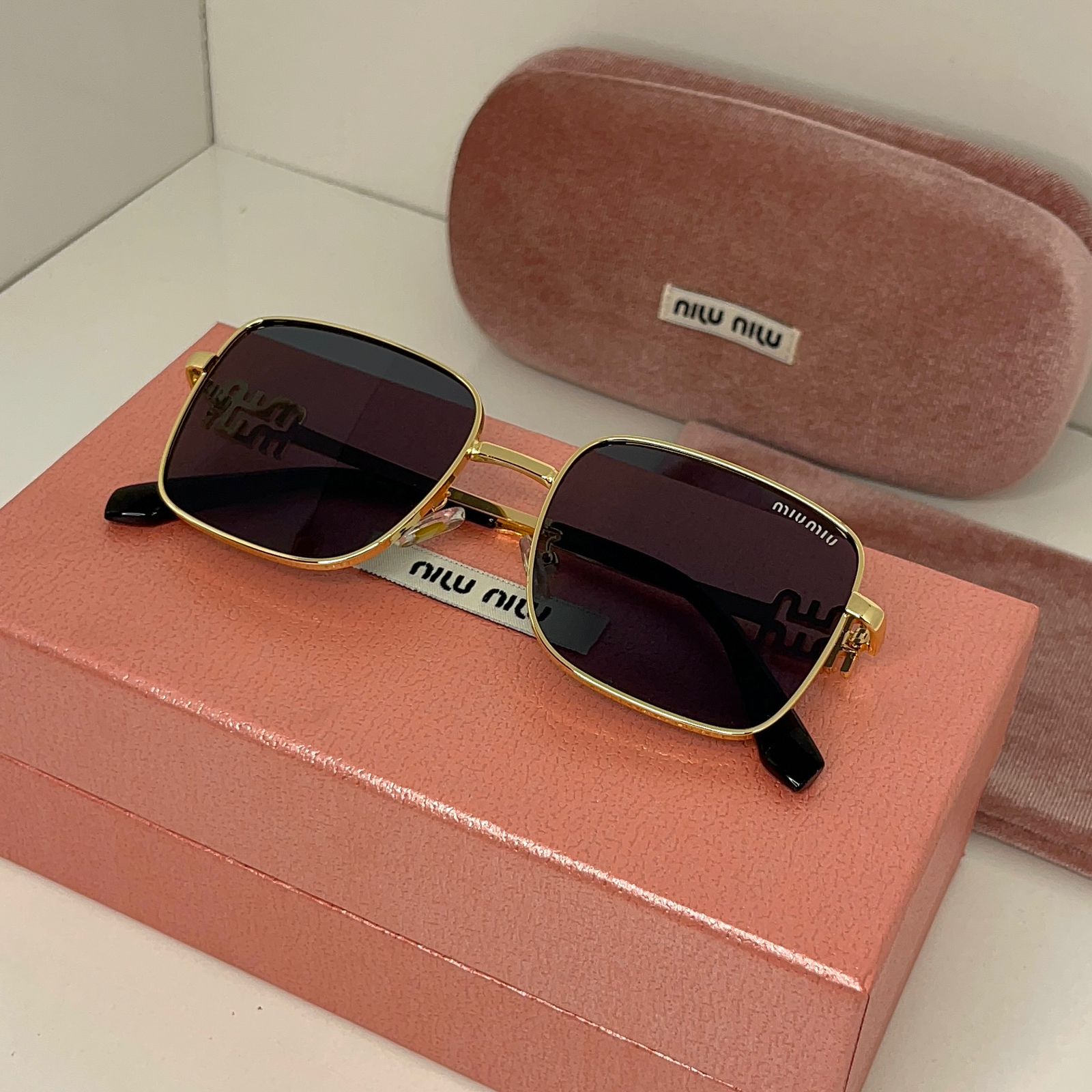MIU MIU Bold Noir